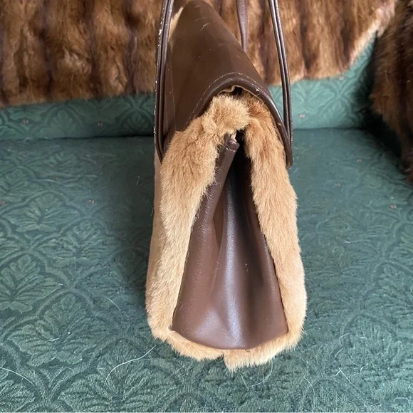 Refined Elegance in Rare Kangaroo Leather - Picture 4 of 10